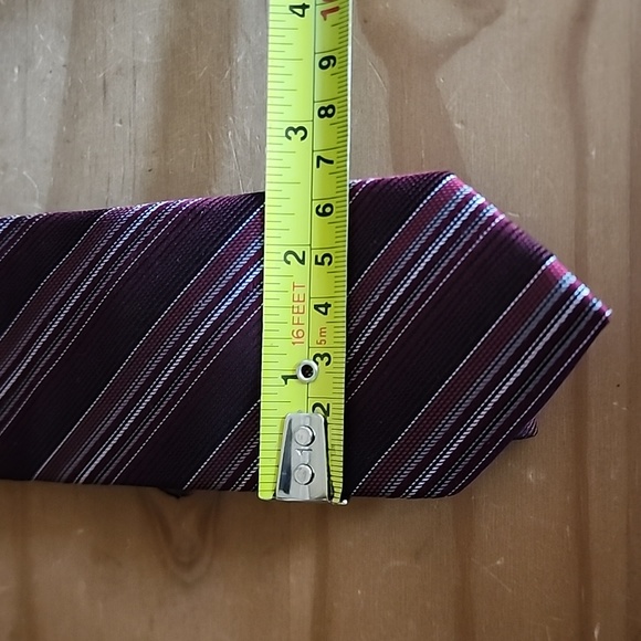 3/$40 Kenneth Cole Awareness silk  tie new with tag - Picture 8 of 8